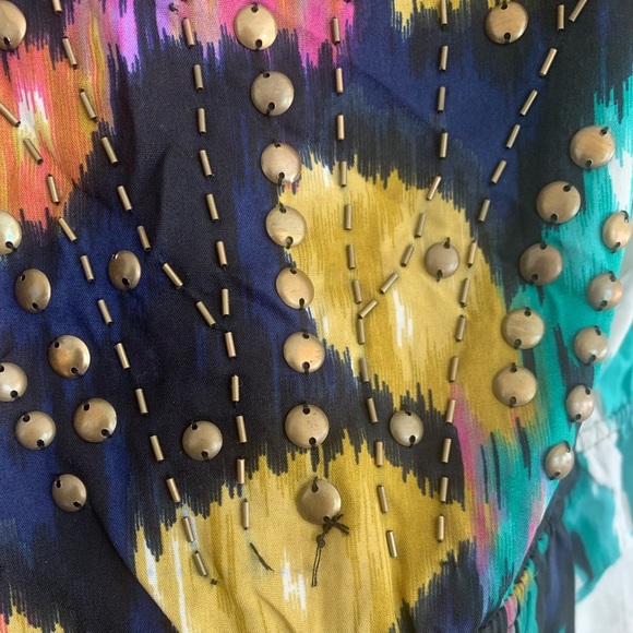 Angie Boho Sleeveless Mini Dress - Size M - Multicolor Ikat Print with Studs NWT - Picture 4 of 7